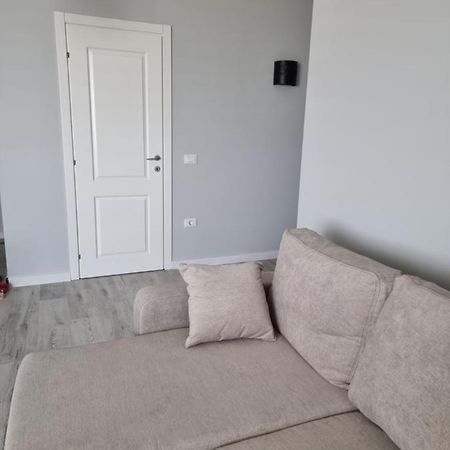 Apartament 2 Camere Eliberarii Констанца Екстериор снимка