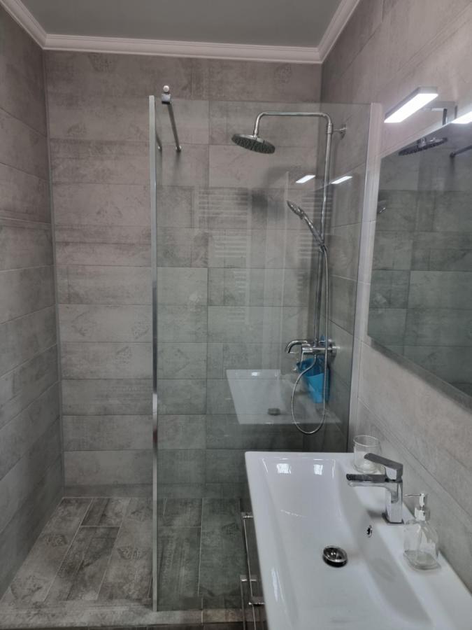 Apartament 2 Camere Eliberarii Констанца Екстериор снимка
